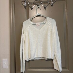 Francesca's Collections Cream V-Neck Sweater